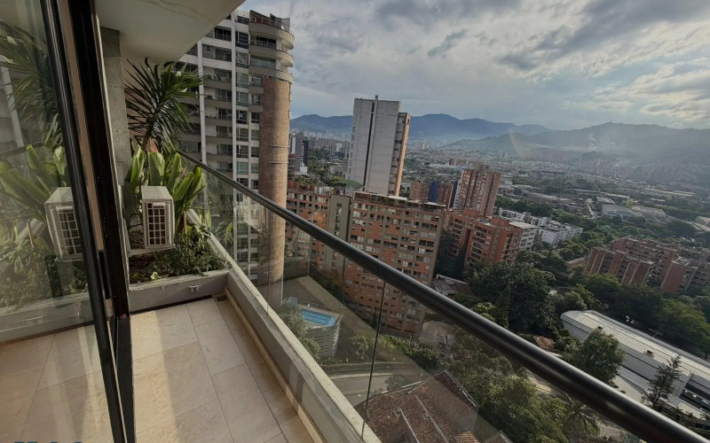 Apartamento en Medellín en Santa Maria de los Angeles