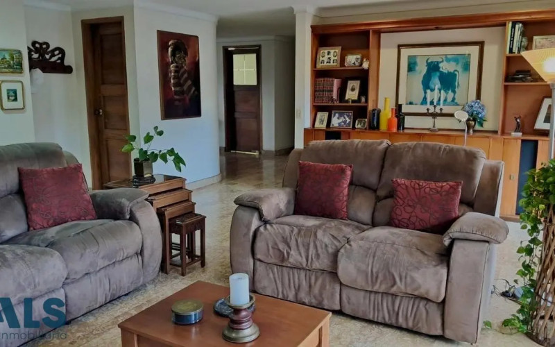 Apartamento en Medellín en Altos del Poblado