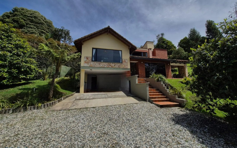 Casa en Envigado en Alto del escobero (Envigado)