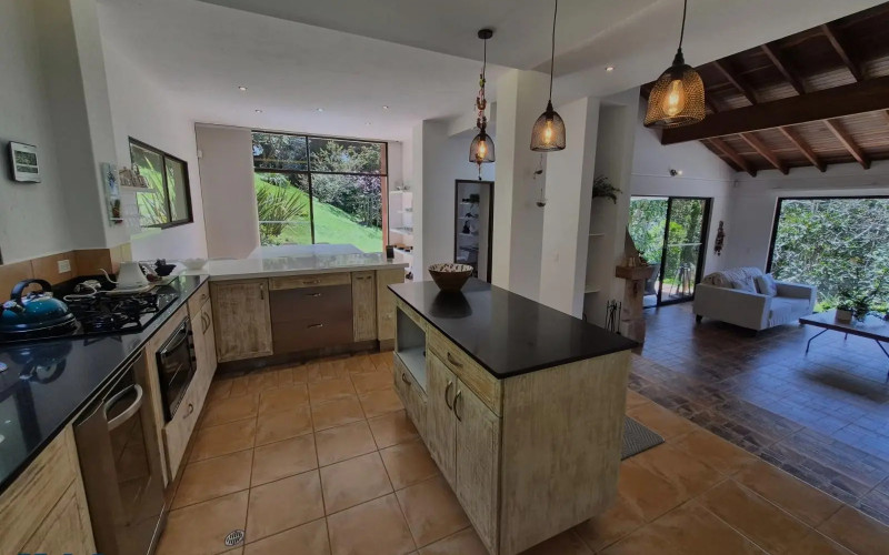 Casa en Envigado en Alto del escobero (Envigado)