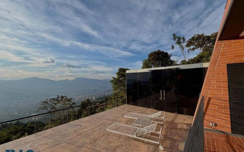 Casa en Envigado en Las palmas