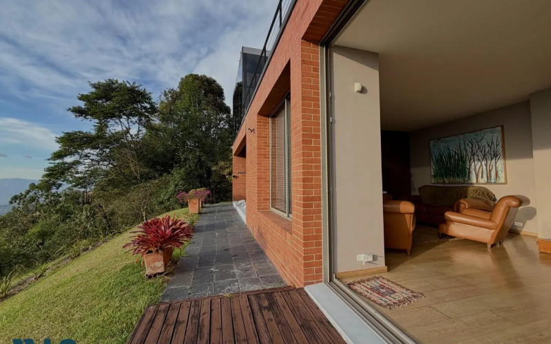 Casa en Envigado en Las palmas