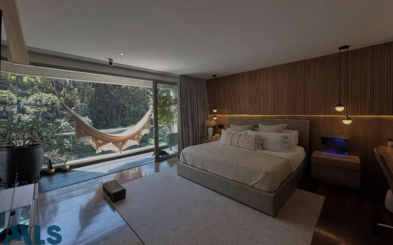 Apartamento en Medellín en Altos del Poblado