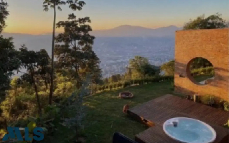 Casa en Medellín en Las Palmas