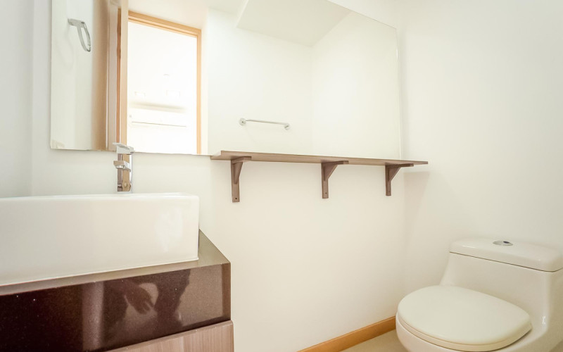 Modern 2-Bedroom Apartment for Sale in Castropol, El Poblado | 90m², Amenities, Built 2022