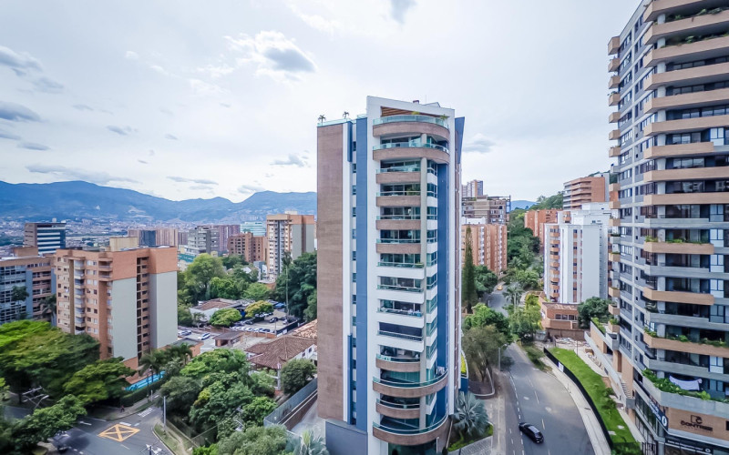 Modern 2-Bedroom Apartment for Sale in Castropol, El Poblado | 90m², Amenities, Built 2022