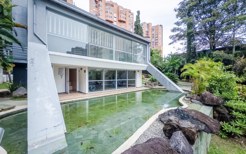 Modern 2-Bedroom Apartment for Sale in Castropol, El Poblado | 90m², Amenities, Built 2022