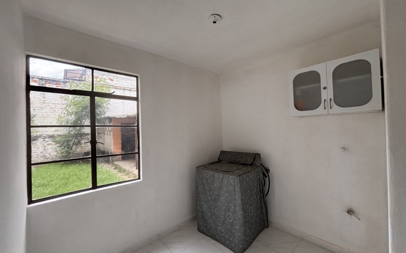 450m² Commercial House Local for Rent in San Joaquín Medellín | Near La 70