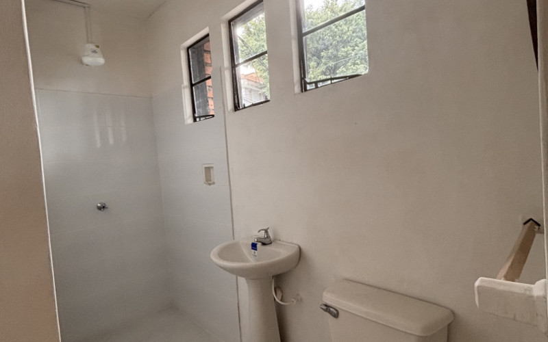 450m² Commercial House Local for Rent in San Joaquín Medellín | Near La 70