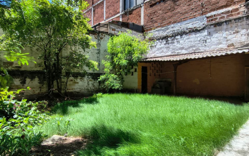 450m² Commercial House Local for Rent in San Joaquín Medellín | Near La 70