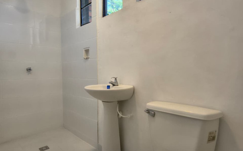 450m² Commercial House Local for Rent in San Joaquín Medellín | Near La 70