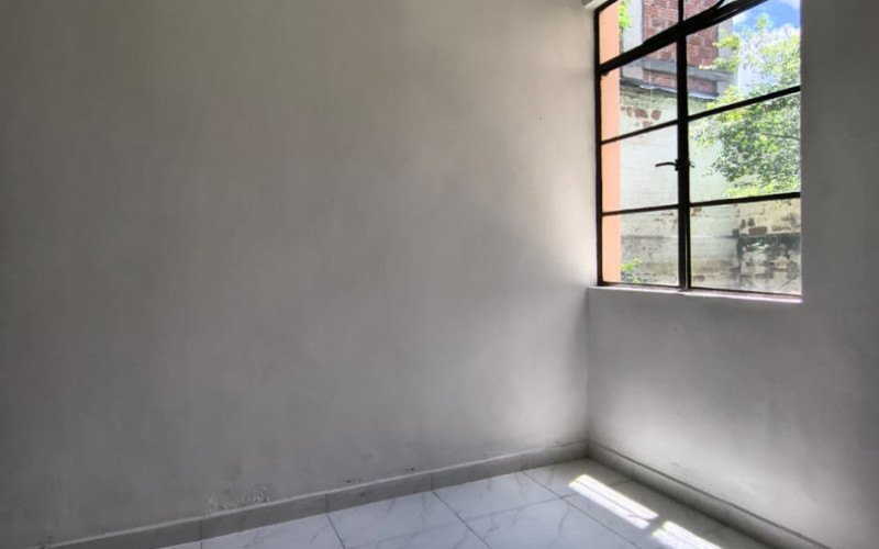 450m² Commercial House Local for Rent in San Joaquín Medellín | Near La 70