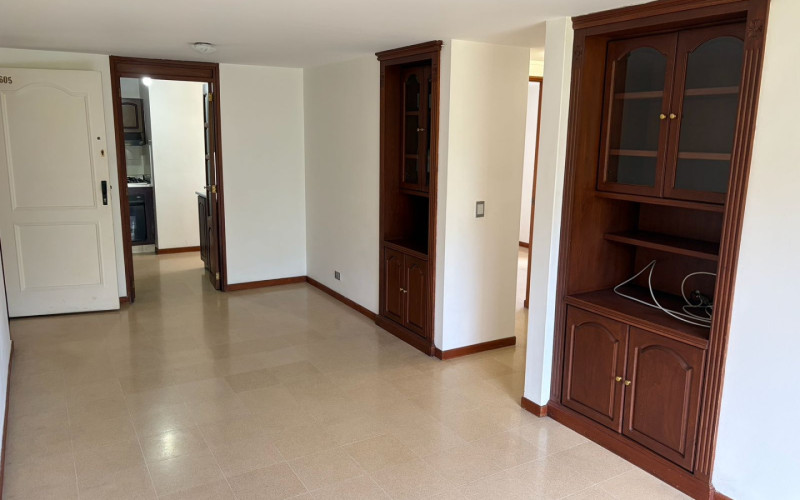 Modern 2-Bedroom Apartment for Rent in Patio Bonito Poblado | 65 m² | Balcony, Parking & Excellent Location