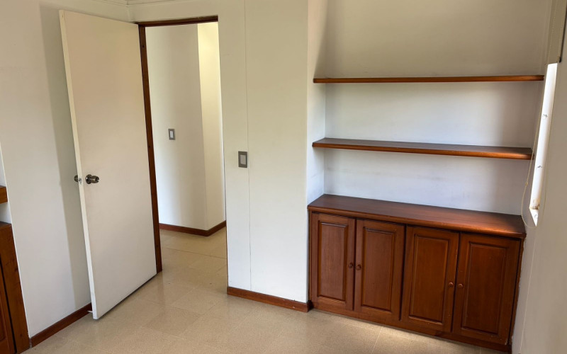 Modern 2-Bedroom Apartment for Rent in Patio Bonito Poblado | 65 m² | Balcony, Parking & Excellent Location