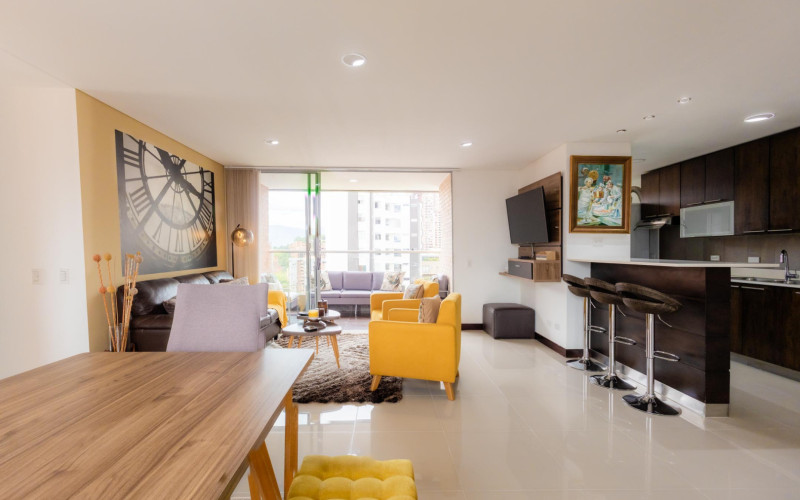 Exclusive 104 sqm Apartment in Lalinde, El Poblado | Panoramic City Views Near Provenza
