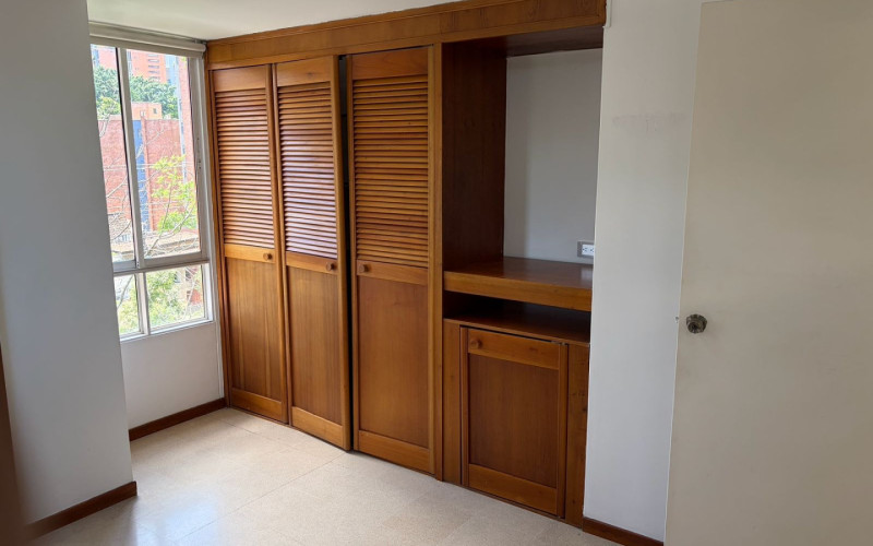 Modern 2-Bedroom Apartment for Rent in Patio Bonito Poblado | 65 m² | Balcony, Parking & Excellent Location