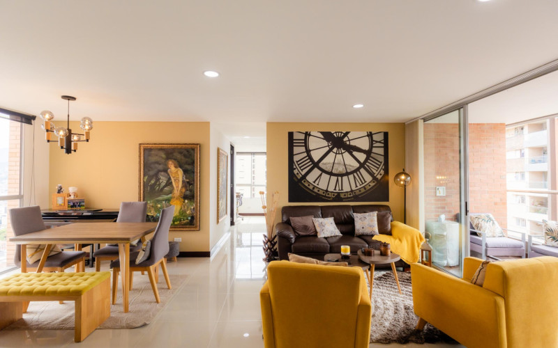 Exclusive 104 sqm Apartment in Lalinde, El Poblado | Panoramic City Views Near Provenza