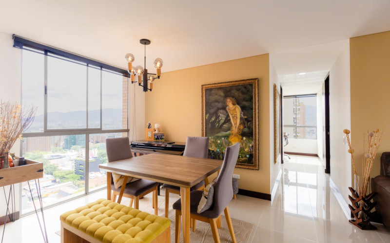 Exclusive 104 sqm Apartment in Lalinde, El Poblado | Panoramic City Views Near Provenza