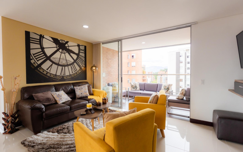 Exclusive 104 sqm Apartment in Lalinde, El Poblado | Panoramic City Views Near Provenza