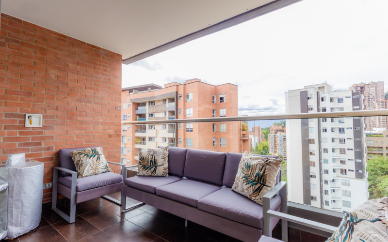 Exclusive 104 sqm Apartment in Lalinde, El Poblado | Panoramic City Views Near Provenza