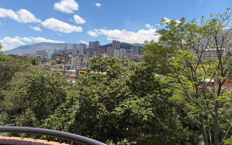 Modern 2-Bedroom Apartment for Rent in Patio Bonito Poblado | 65 m² | Balcony, Parking & Excellent Location