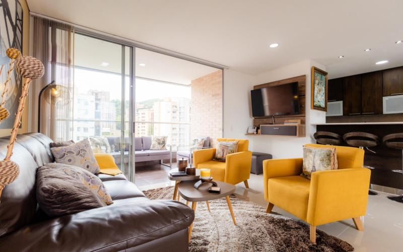 Exclusive 104 sqm Apartment in Lalinde, El Poblado | Panoramic City Views Near Provenza