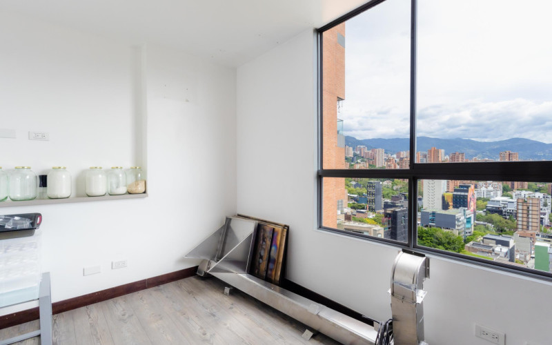 Exclusive 104 sqm Apartment in Lalinde, El Poblado | Panoramic City Views Near Provenza