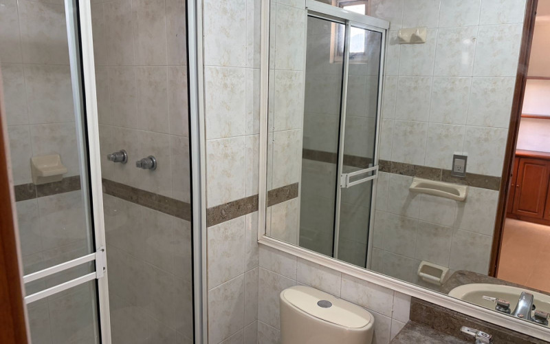 Modern 2-Bedroom Apartment for Rent in Patio Bonito Poblado | 65 m² | Balcony, Parking & Excellent Location