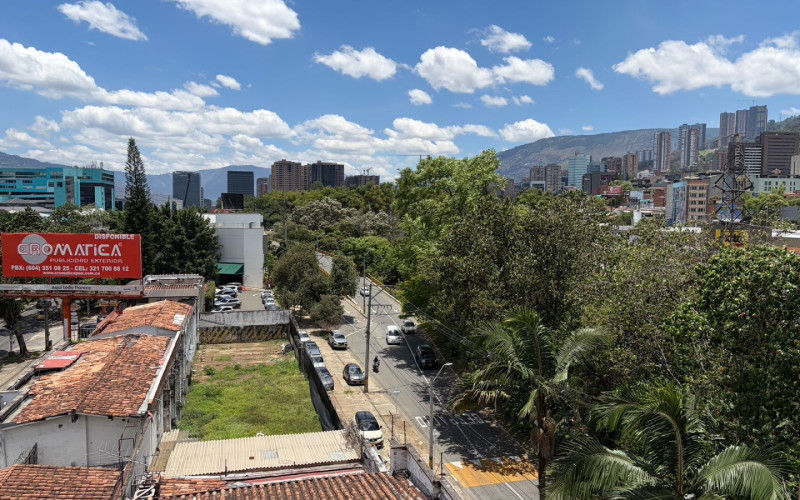 Modern 2-Bedroom Apartment for Rent in Patio Bonito Poblado | 65 m² | Balcony, Parking & Excellent Location