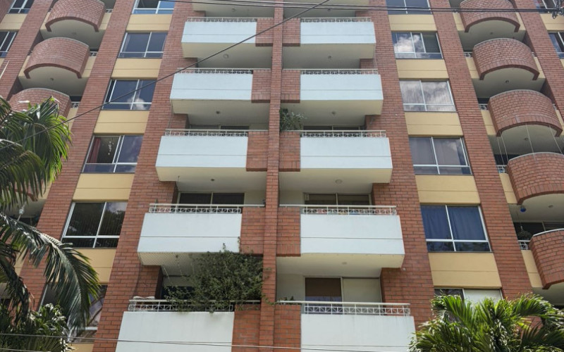 Modern 2-Bedroom Apartment for Rent in Patio Bonito Poblado | 65 m² | Balcony, Parking & Excellent Location