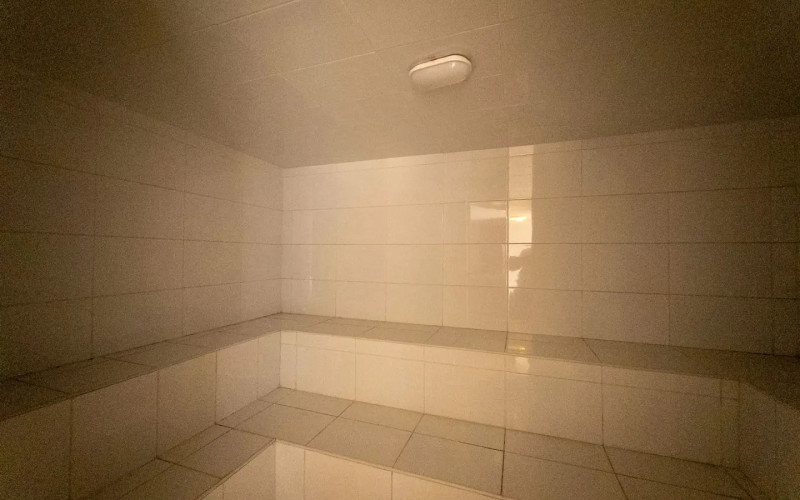 Mid-term stay in El Poblado: 2 bedrooms, balcony in nature, parking.