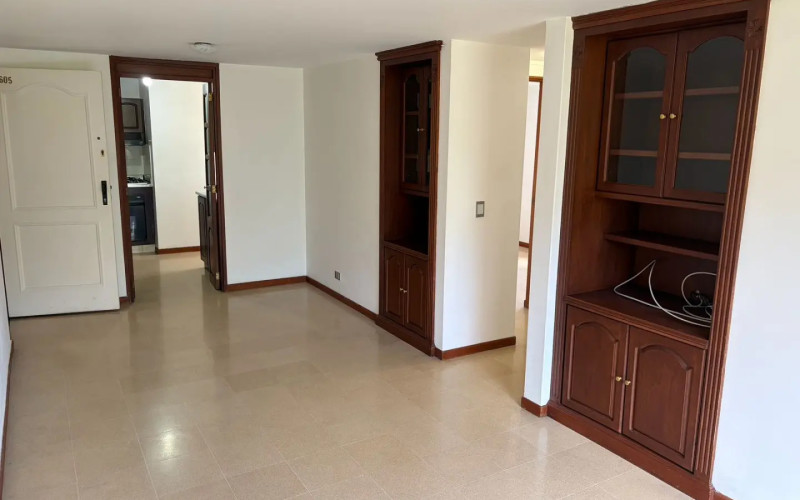 Modern 2-Bedroom Apartment for Rent in Patio Bonito Poblado | 65 m² | Balcony, Parking & Excellent Location