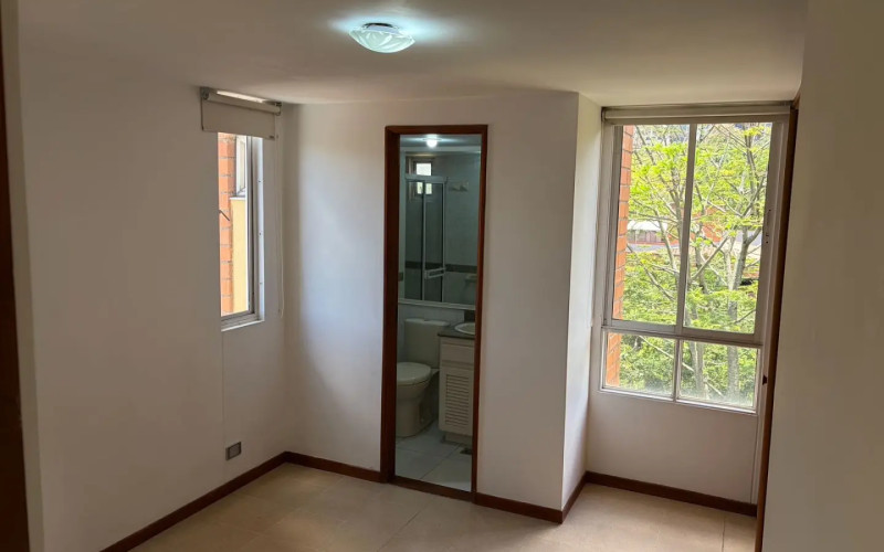 Modern 2-Bedroom Apartment for Rent in Patio Bonito Poblado | 65 m² | Balcony, Parking & Excellent Location