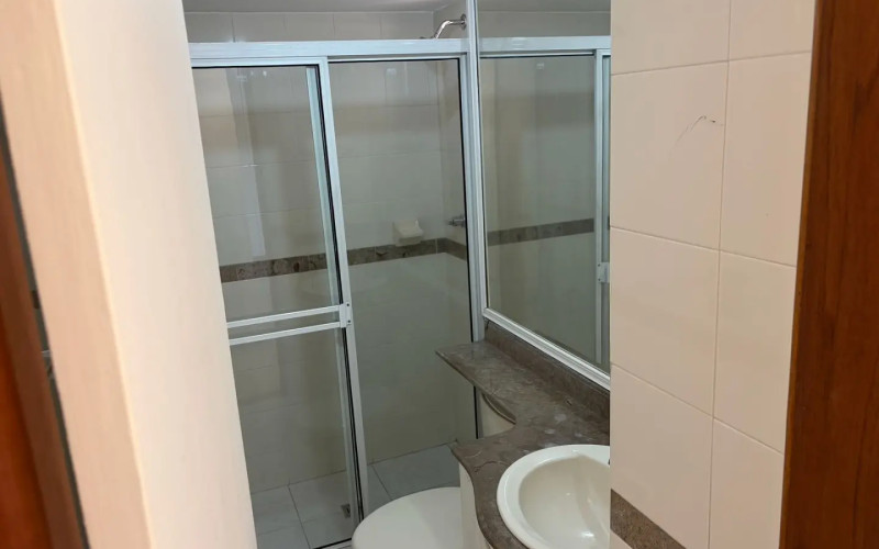 Modern 2-Bedroom Apartment for Rent in Patio Bonito Poblado | 65 m² | Balcony, Parking & Excellent Location