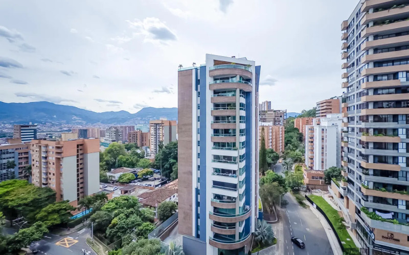 Modern 2-Bedroom Apartment for Sale in Castropol, El Poblado | 90m², Amenities, Built 2022