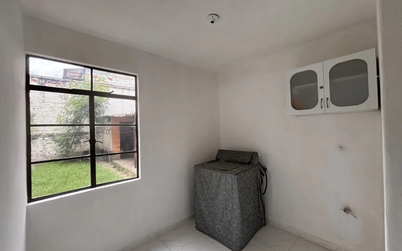 450m² Commercial House Local for Rent in San Joaquín Medellín | Near La 70