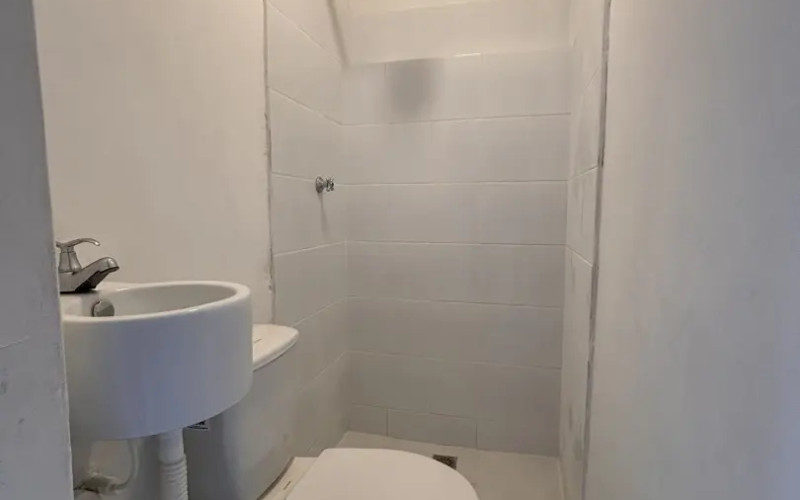 450m² Commercial House Local for Rent in San Joaquín Medellín | Near La 70