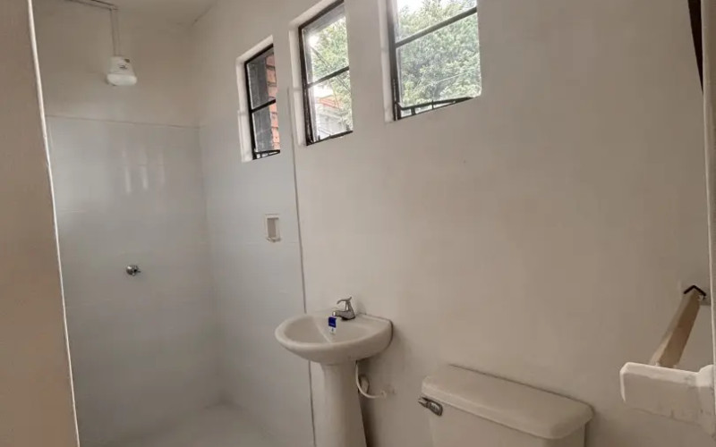 450m² Commercial House Local for Rent in San Joaquín Medellín | Near La 70
