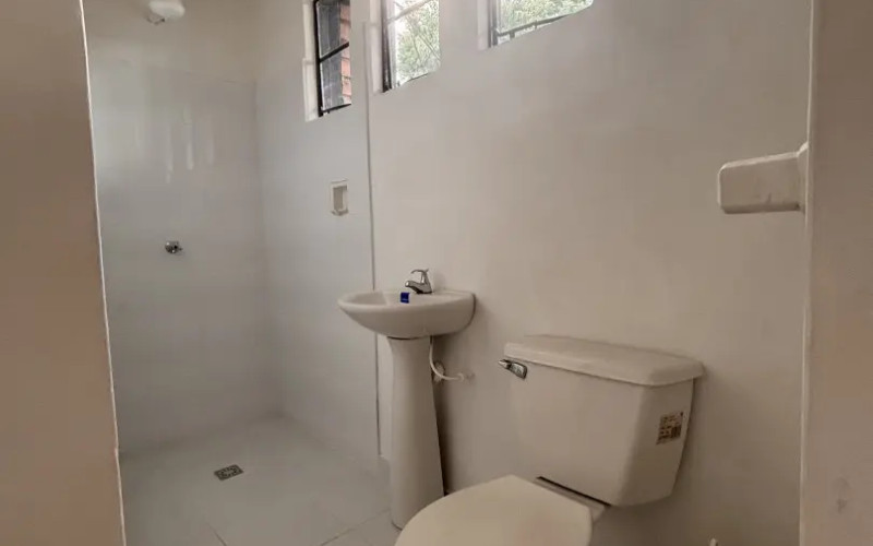 450m² Commercial House Local for Rent in San Joaquín Medellín | Near La 70