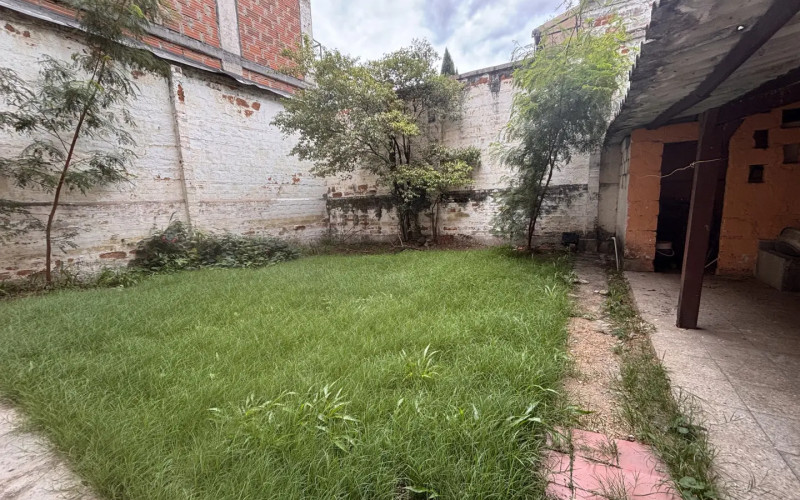 450m² Commercial House Local for Rent in San Joaquín Medellín | Near La 70