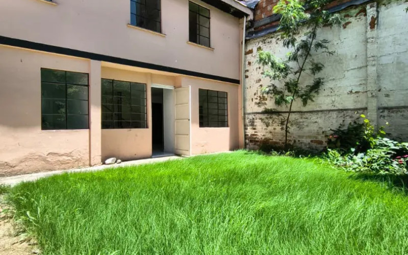 450m² Commercial House Local for Rent in San Joaquín Medellín | Near La 70