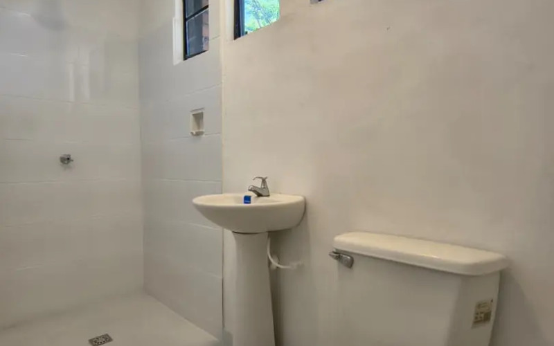 450m² Commercial House Local for Rent in San Joaquín Medellín | Near La 70