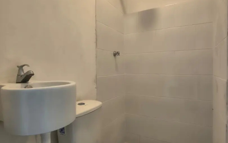 450m² Commercial House Local for Rent in San Joaquín Medellín | Near La 70