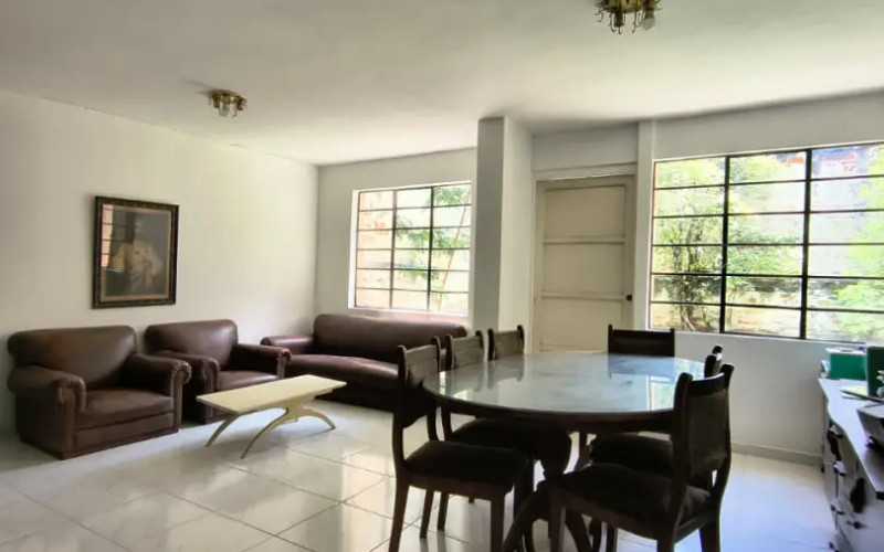 450m² Commercial House Local for Rent in San Joaquín Medellín | Near La 70