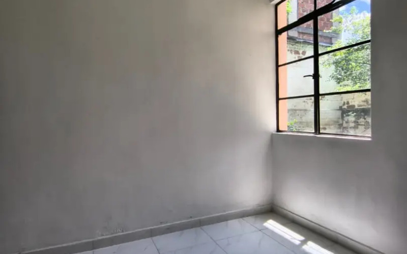 450m² Commercial House Local for Rent in San Joaquín Medellín | Near La 70