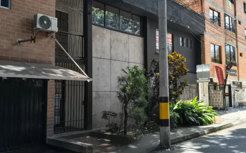 450m² Commercial House Local for Rent in San Joaquín Medellín | Near La 70