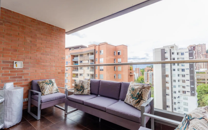 Exclusive 104 sqm Apartment in Lalinde, El Poblado | Panoramic City Views Near Provenza