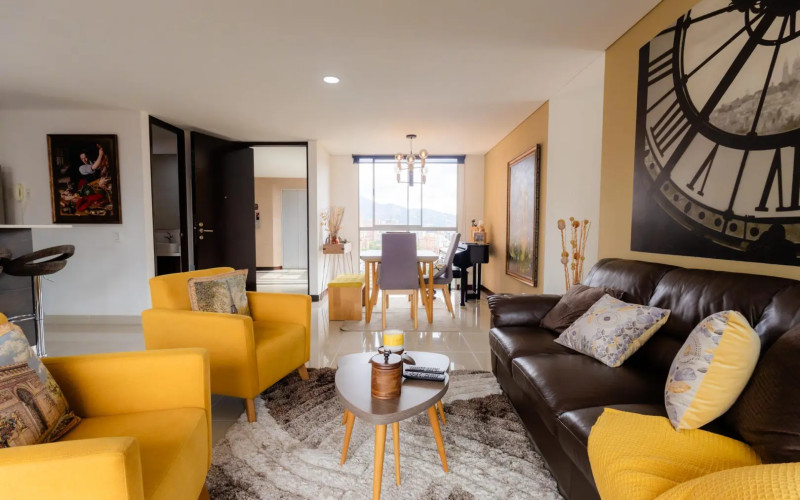 Exclusive 104 sqm Apartment in Lalinde, El Poblado | Panoramic City Views Near Provenza