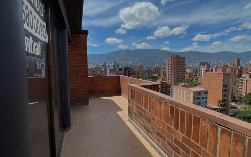Apartamento en Medellín en Laureles