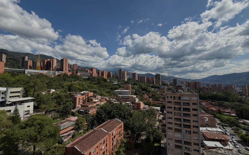 Apartamento en Medellín en Loma de los Parra